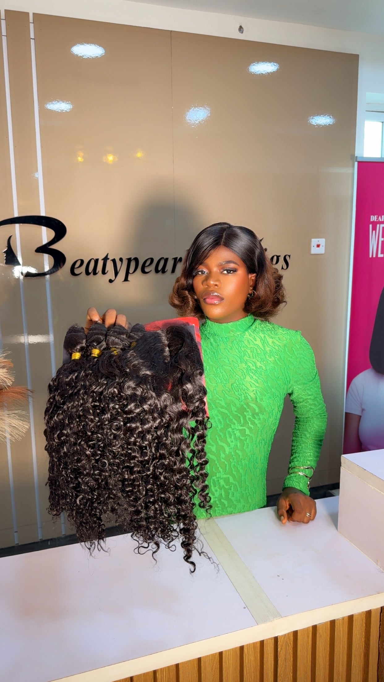 Deal B26
Eve pixie curls 
Hair type; human hair blend
Length; 18-22"