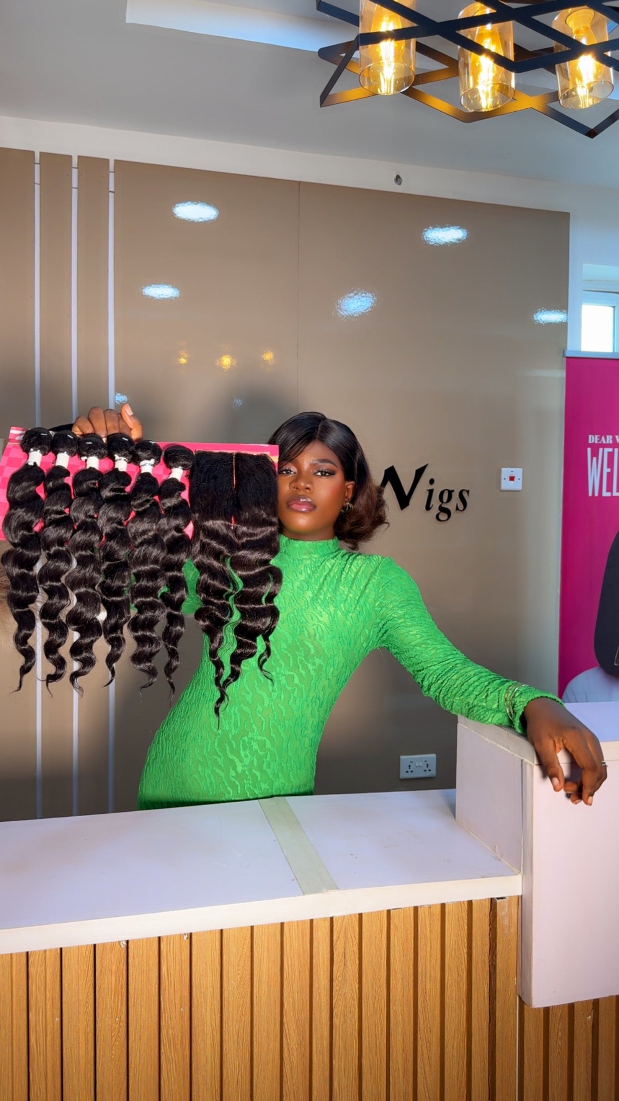 Deal B9
Wave curls
Hair type; human hair 
Length; 16"